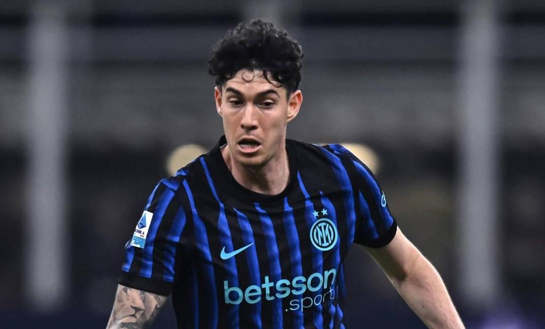 赛事直播-意媒：巴斯托尼仍在与轻微膝伤作斗争，周末出战科莫存疑